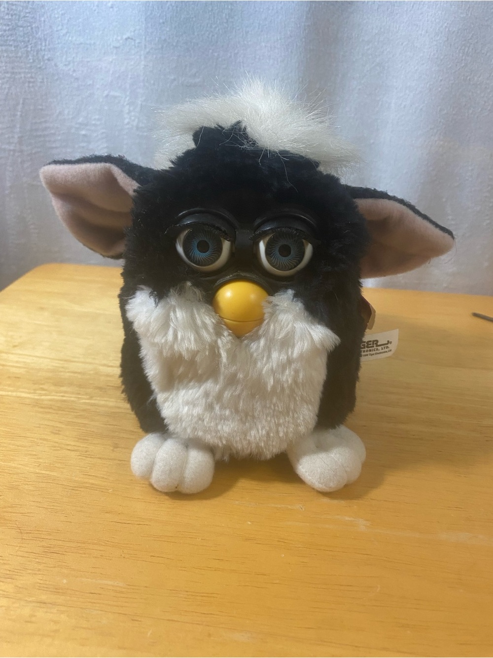 Vintage 1998 Skunk Furby Tiger Electronics 70-800 Blue Eyes with Tag